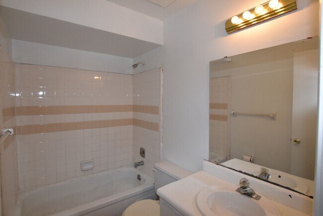 Building Photo - 3115 Split Willow Dr