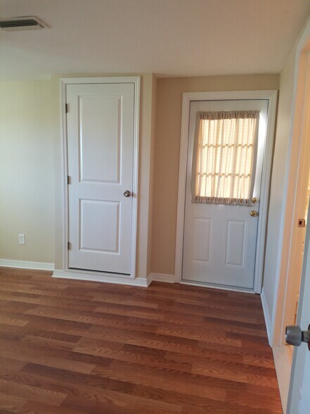 Building Photo - 3443 Elkridge Dr