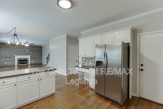 Building Photo - 1795 Lake Heights Cir