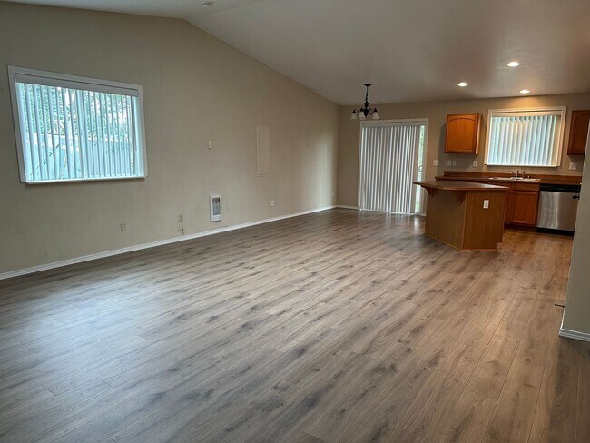 Building Photo - 4284 Sweet Rd