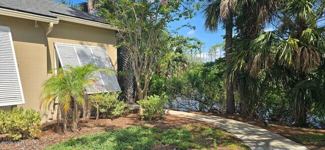 Building Photo - 1701 The Greens Way
