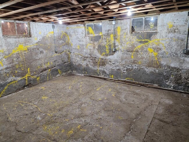 Building Photo - 604 N Ohio Ave