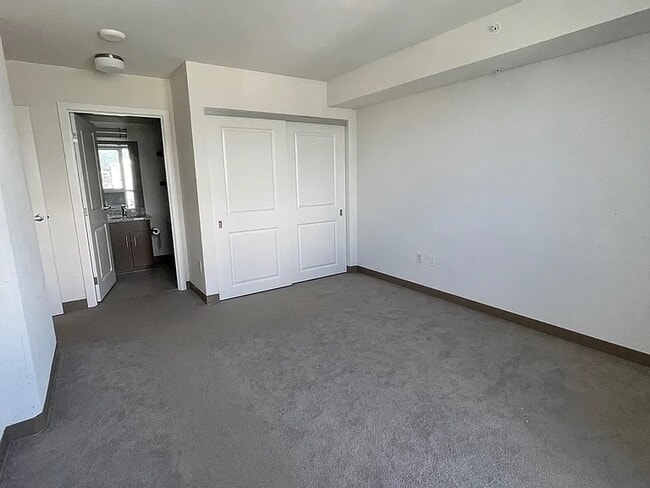 Building Photo - 988 Halekauwila St