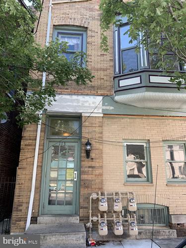 Primary Photo - 113 N Queen St