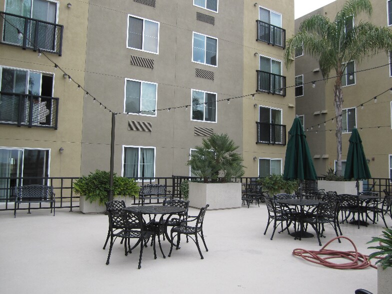 Building Photo - 1970 Columbia St