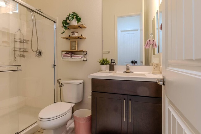 Building Photo - 1064 S Sunset Dr