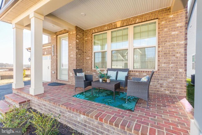 Building Photo - 6547 Clubhouse Dr
