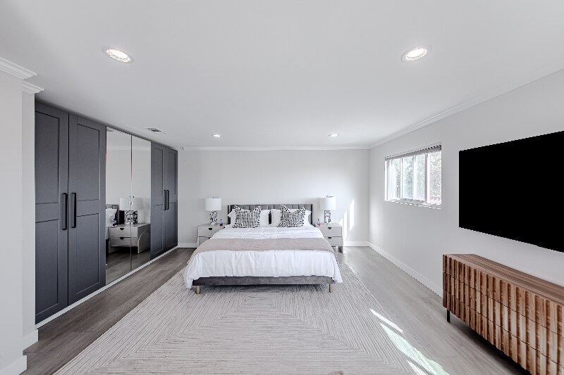 Building Photo - 507 N Formosa Ave