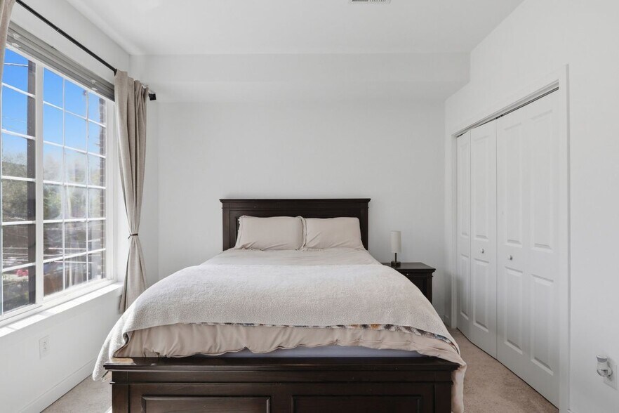 Building Photo - 1113 Lemon St