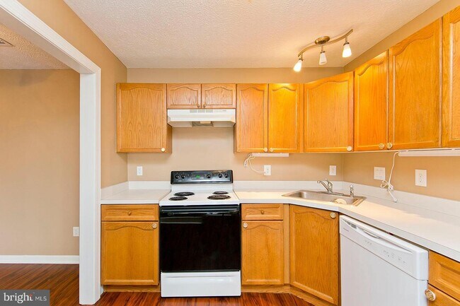 Building Photo - 117 Brookland Terrace