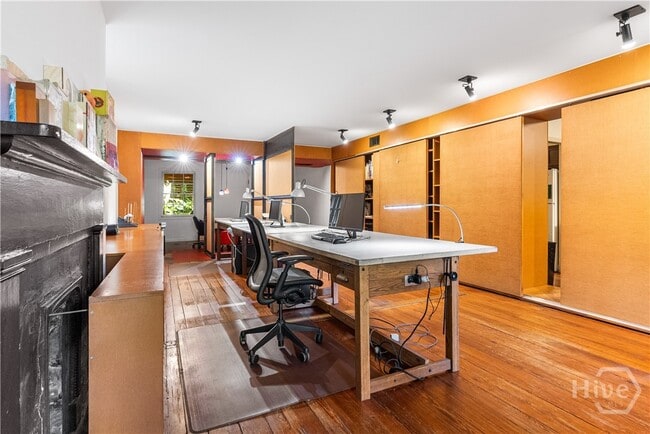Building Photo - 216 E Gaston St