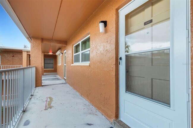 Building Photo - 12760 Indian Rocks Rd