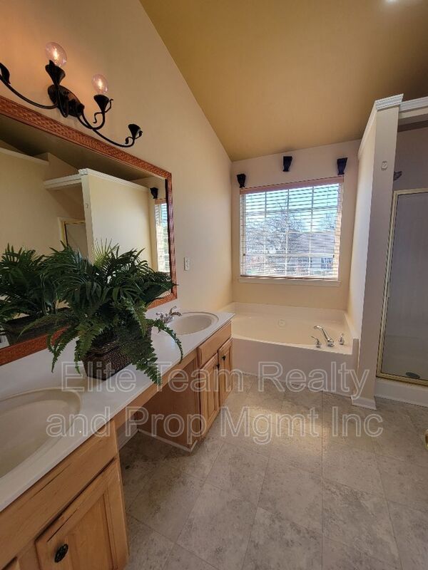 Building Photo - 4702 Ambridge Dr