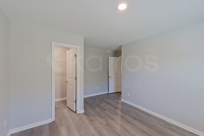 Building Photo - 35 E Luminous Way