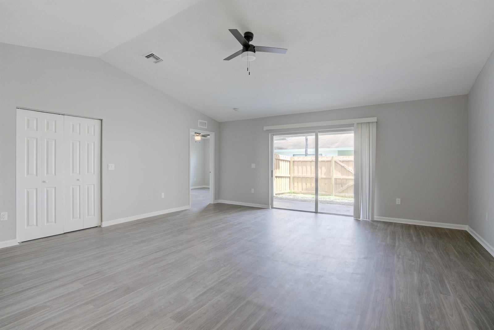 Building Photo - 9242 Roan Ln