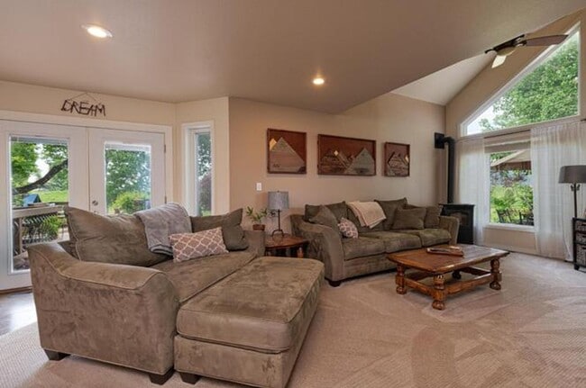 Building Photo - Beautiful home in Haven Heights
