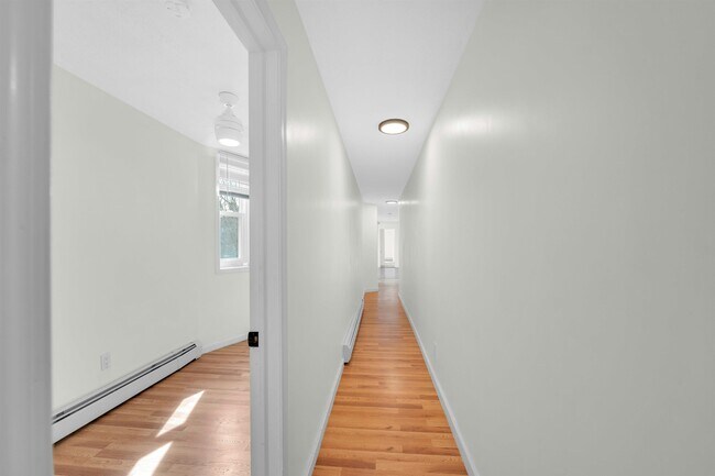 Building Photo - 811 Montgomery St