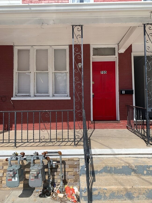 Building Photo - 705 E Prospect St