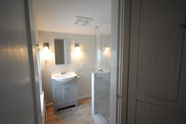 Building Photo - 79 School St