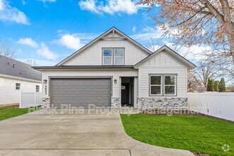 Building Photo - 4642 N Maple Grove Rd