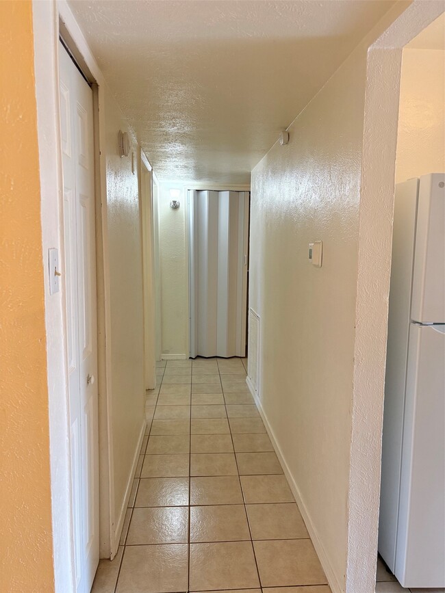 Building Photo - 24411 Beef Canyon Dr
