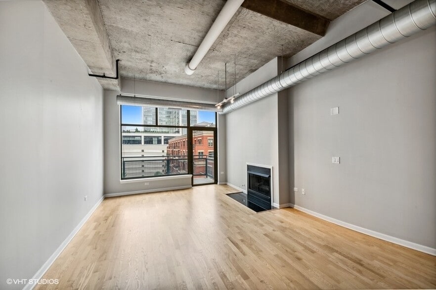 Building Photo - 125 E 13th St