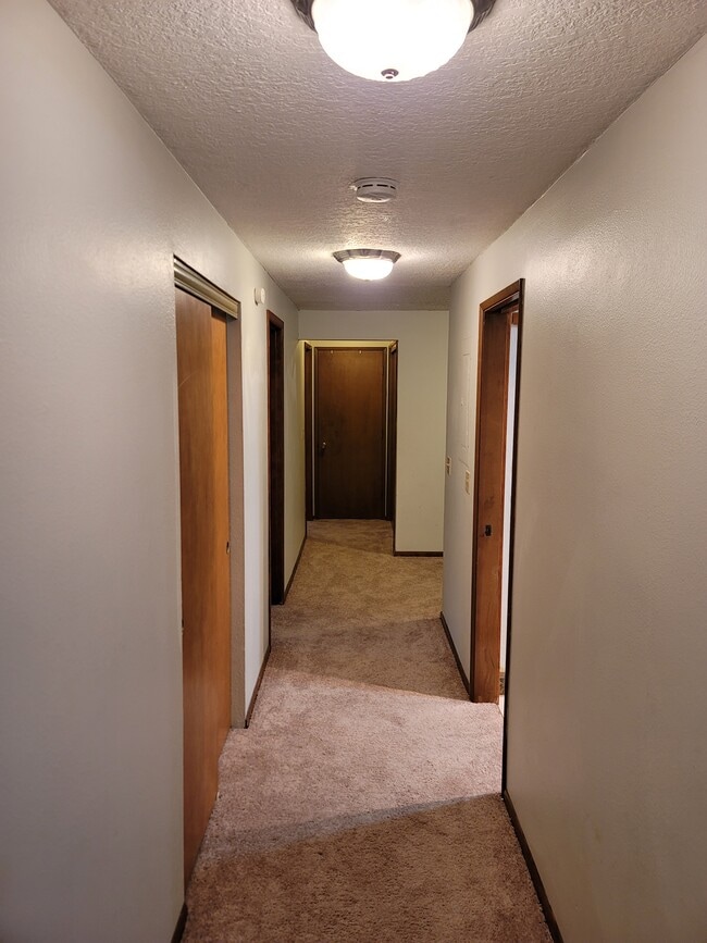 Building Photo - 18220 SW Pheasant Ln