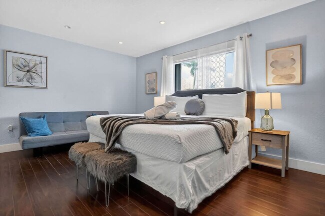 Building Photo - 5161 SW 159th Ct