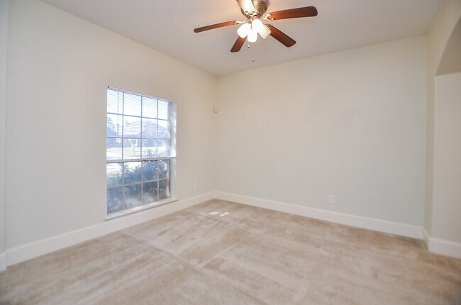 Building Photo - 21210 Woodland Green Dr