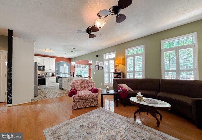 Building Photo - 23118 Silverberry Way