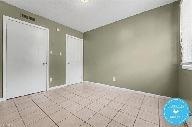 Building Photo - 1603 Autumn Dr