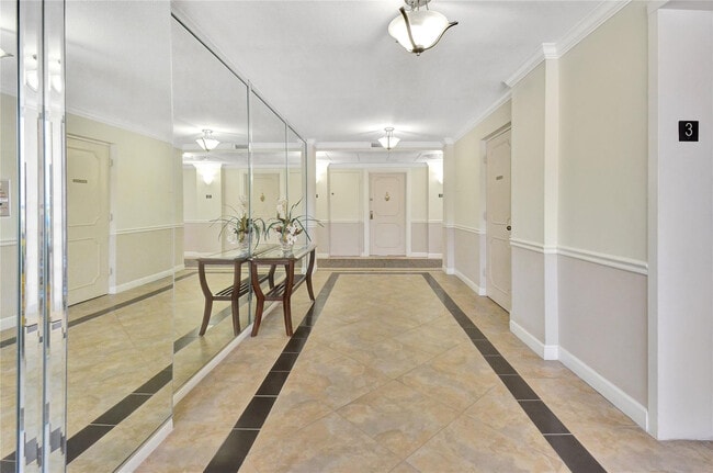 Building Photo - 2121 N Ocean Blvd