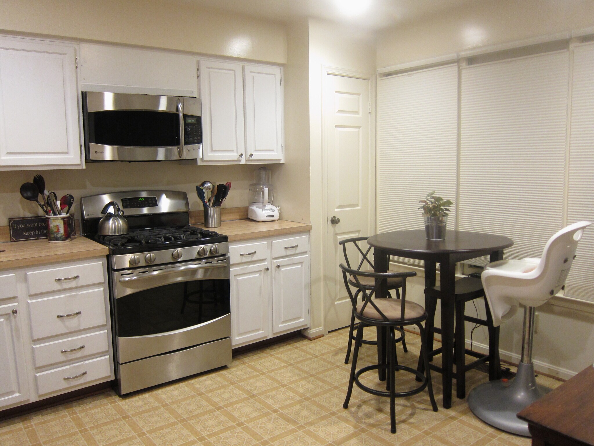 Kitchen - 1113 Fairview Court