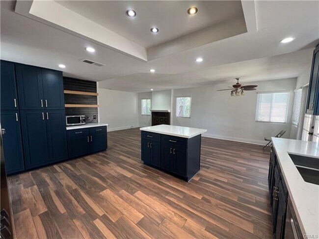 Building Photo - Beautifully Maintained Home