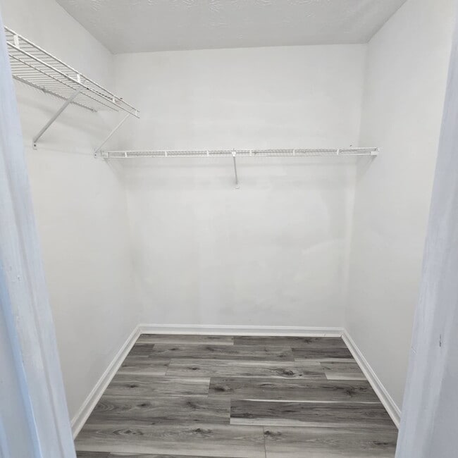 Building Photo - @ Bedroom Townhome conveniently located near the interstate, hospital, airport, entertainment and...