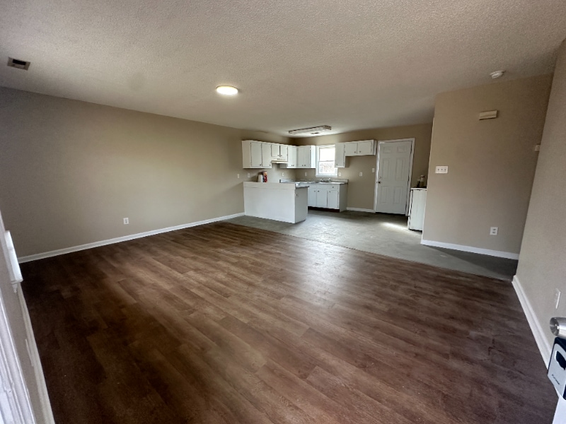 Building Photo - 112 Briarcreek Ln