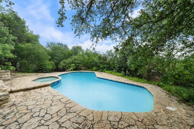 Building Photo - 3607 Laurel Ledge Ln