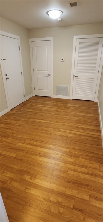 Building Photo - 20 Pond St