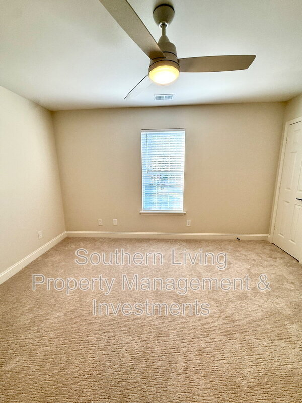 Building Photo - 8811 Roseton Ln