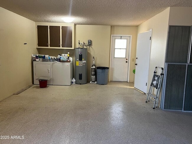 Building Photo - 9221 W Briarwood Cir N