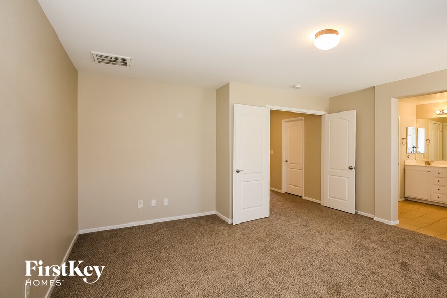 Building Photo - 6133 N Talbot Springs Ct