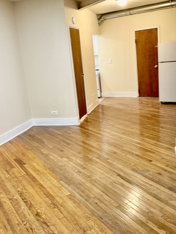 Building Photo - 5031 N Harding Ave