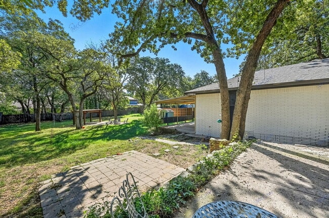 Building Photo - 724 Overland Trail