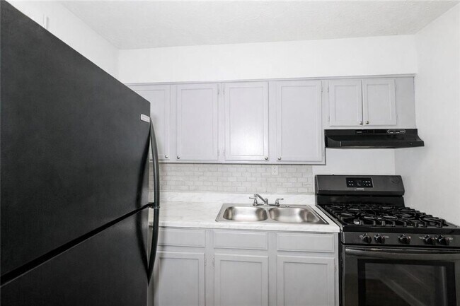 Building Photo - 2829 Belvedere Ln