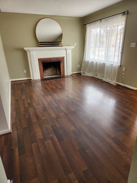 Living room - 21102 Lochmoor St