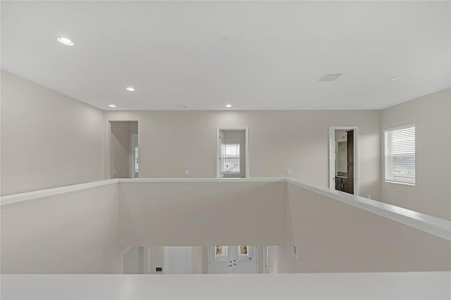 Building Photo - 14989 RedCove Pl