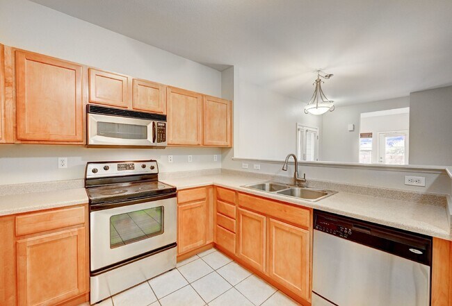Building Photo - $1,950.00 - 2 Beds, 2 Bath, Condo in Auror...