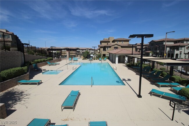 Building Photo - 13 Alamere Falls Dr