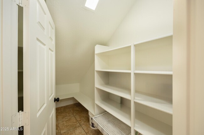 Building Photo - 18546 E Oak Hill Ln