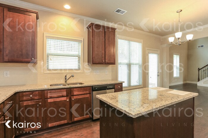 Building Photo - 1660 Riverpark Dr SE